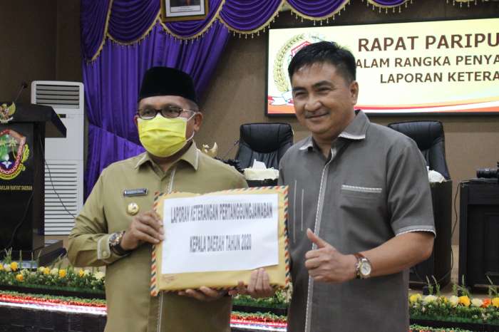Walikota Gorontalo Menyampaikan LKPJ T.A 2020
